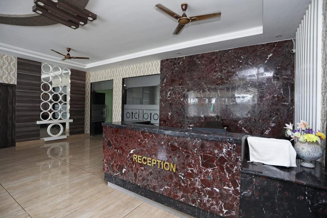 Hotel Clarks Inn Express Bharatpur Zewnętrze zdjęcie