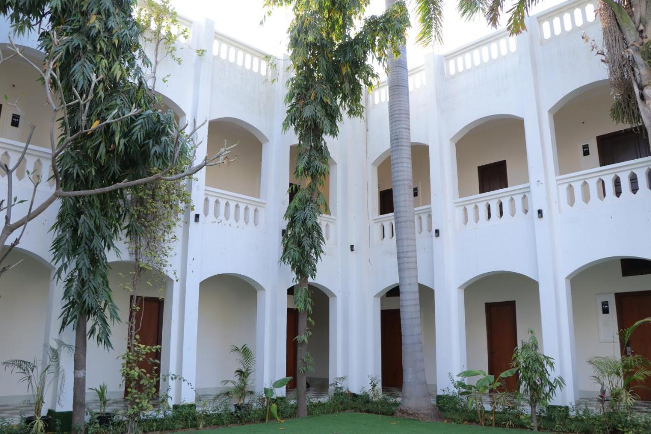 Hotel Clarks Inn Express Bharatpur Zewnętrze zdjęcie