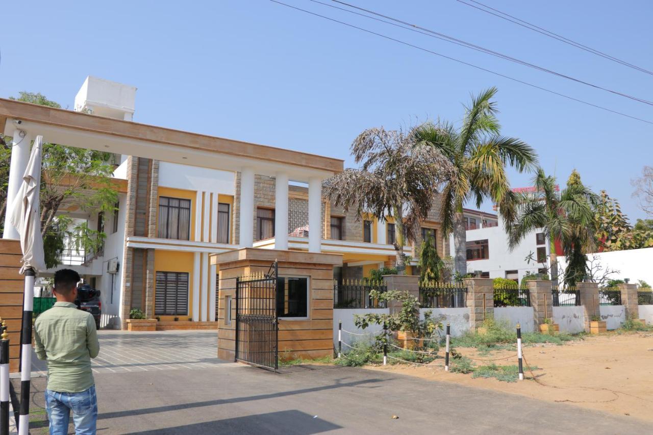Hotel Clarks Inn Express Bharatpur Zewnętrze zdjęcie