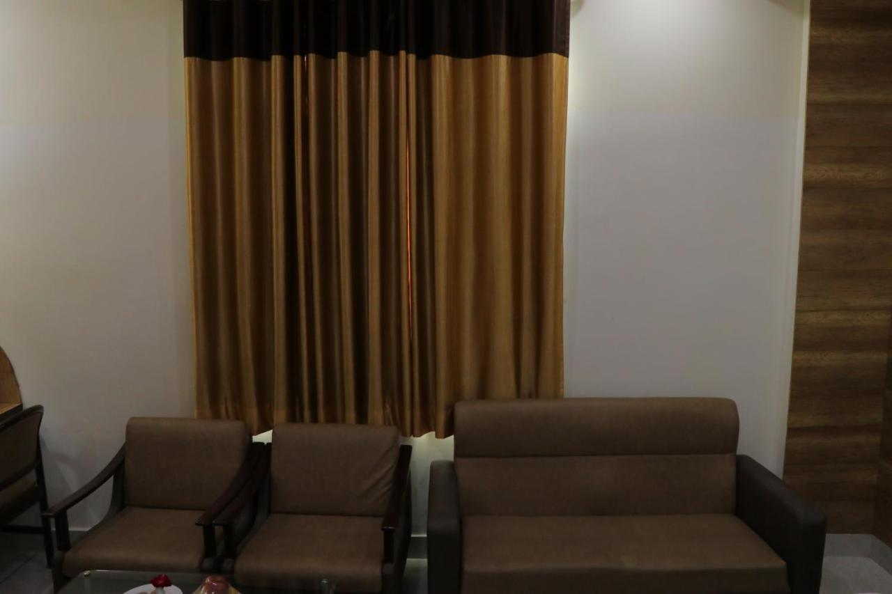 Hotel Clarks Inn Express Bharatpur Zewnętrze zdjęcie