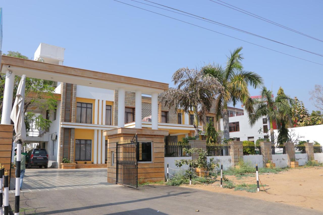 Hotel Clarks Inn Express Bharatpur Zewnętrze zdjęcie